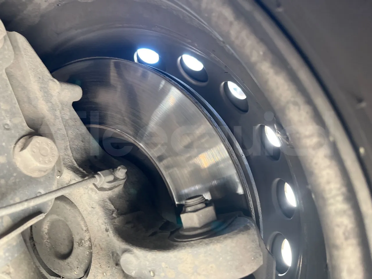 Mercedes-Benz Sprinter UNVI - EUR6/120kW/7.545m - front discs left