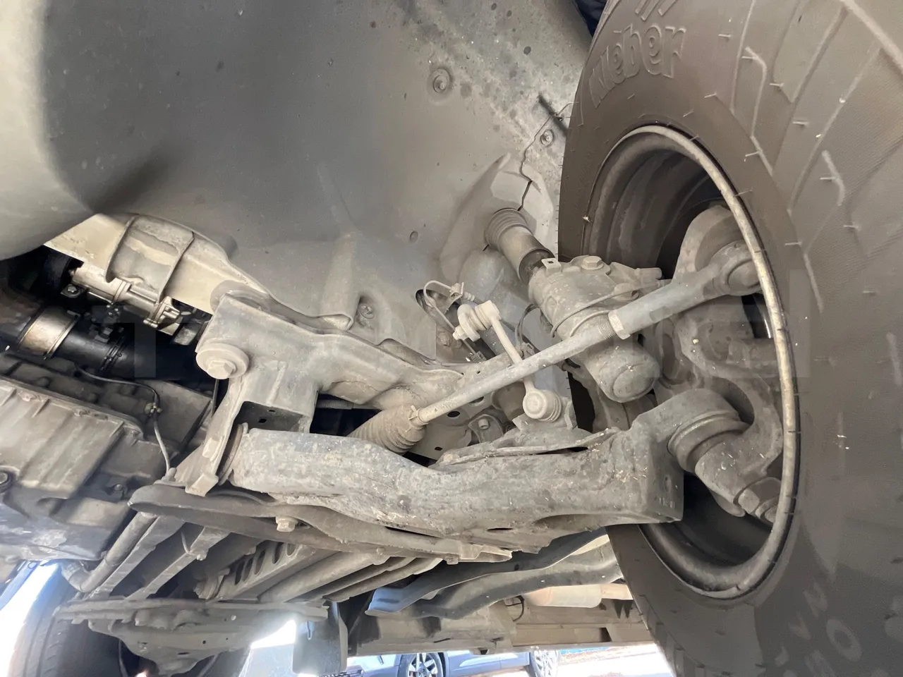 Mercedes-Benz Sprinter UNVI - EUR6/120kW/7.545m - front shock absorbers left