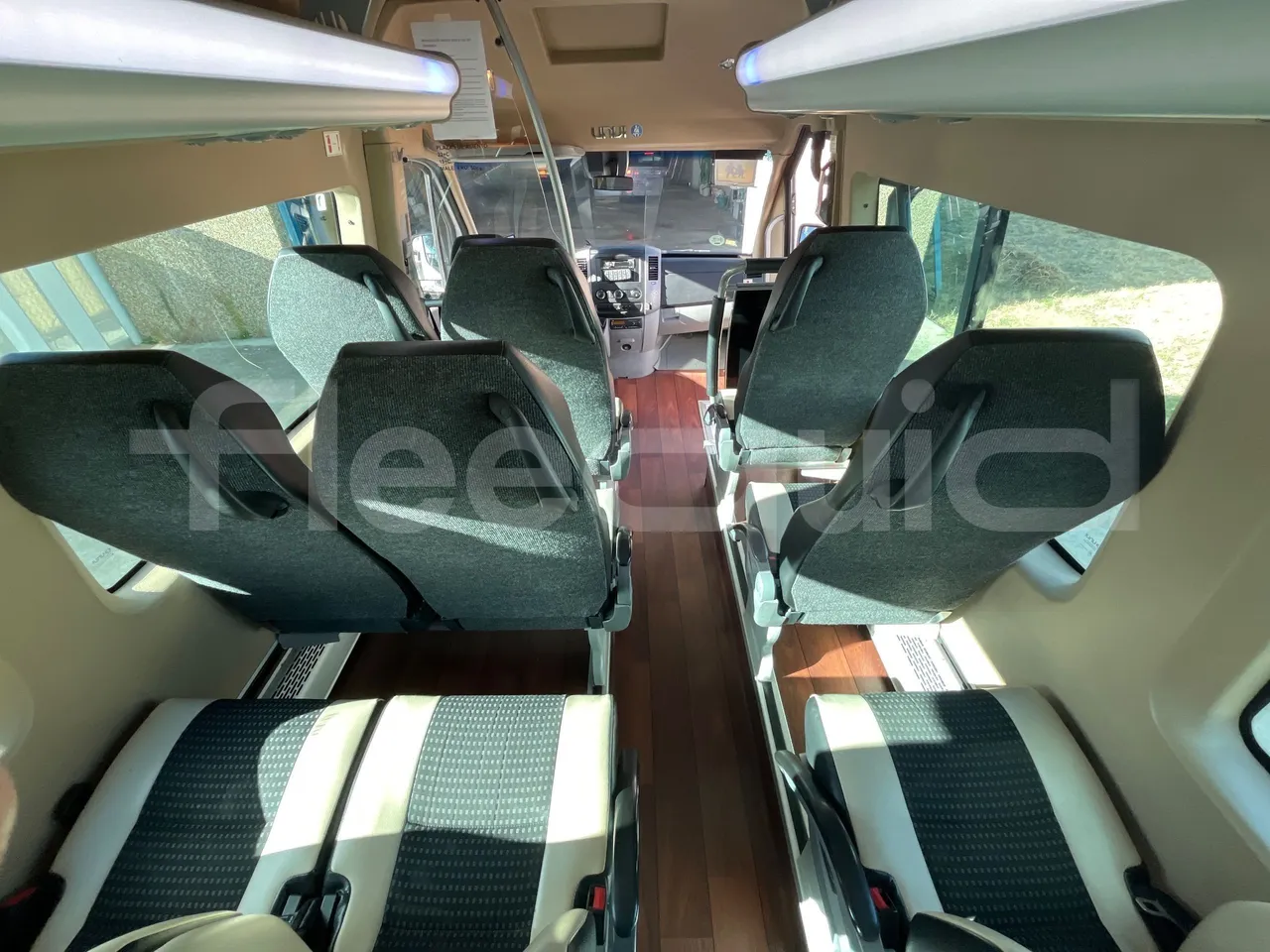 Mercedes-Benz Sprinter UNVI - EUR6/120kW/7.545m - forward view middle aisle