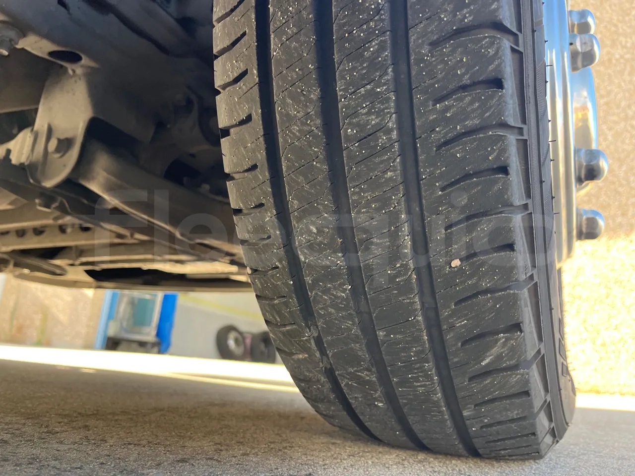 Mercedes-Benz Sprinter UNVI - EUR6/120kW/7.545m - tread condition front tires right