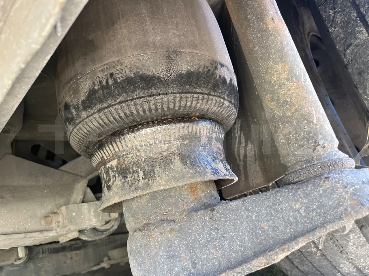 Mercedes-Benz Travego O580 15 RHD - EURO3 - 310kw - 12mt - axel 2 air springs 1 right