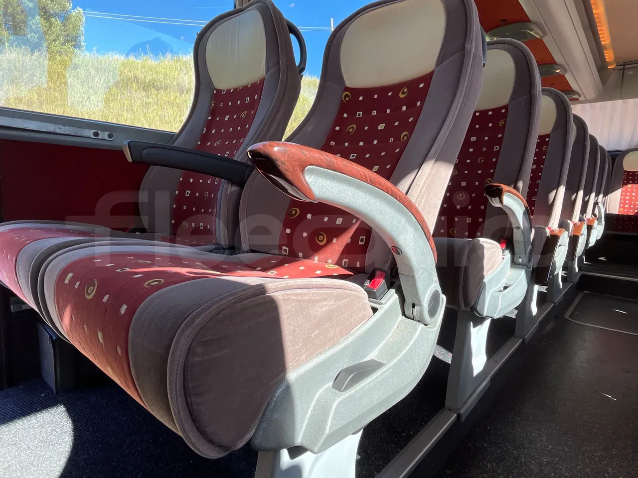 Mercedes-Benz Travego O580 15 RHD - EURO3 - 310kw - 12mt - armrest detail photo