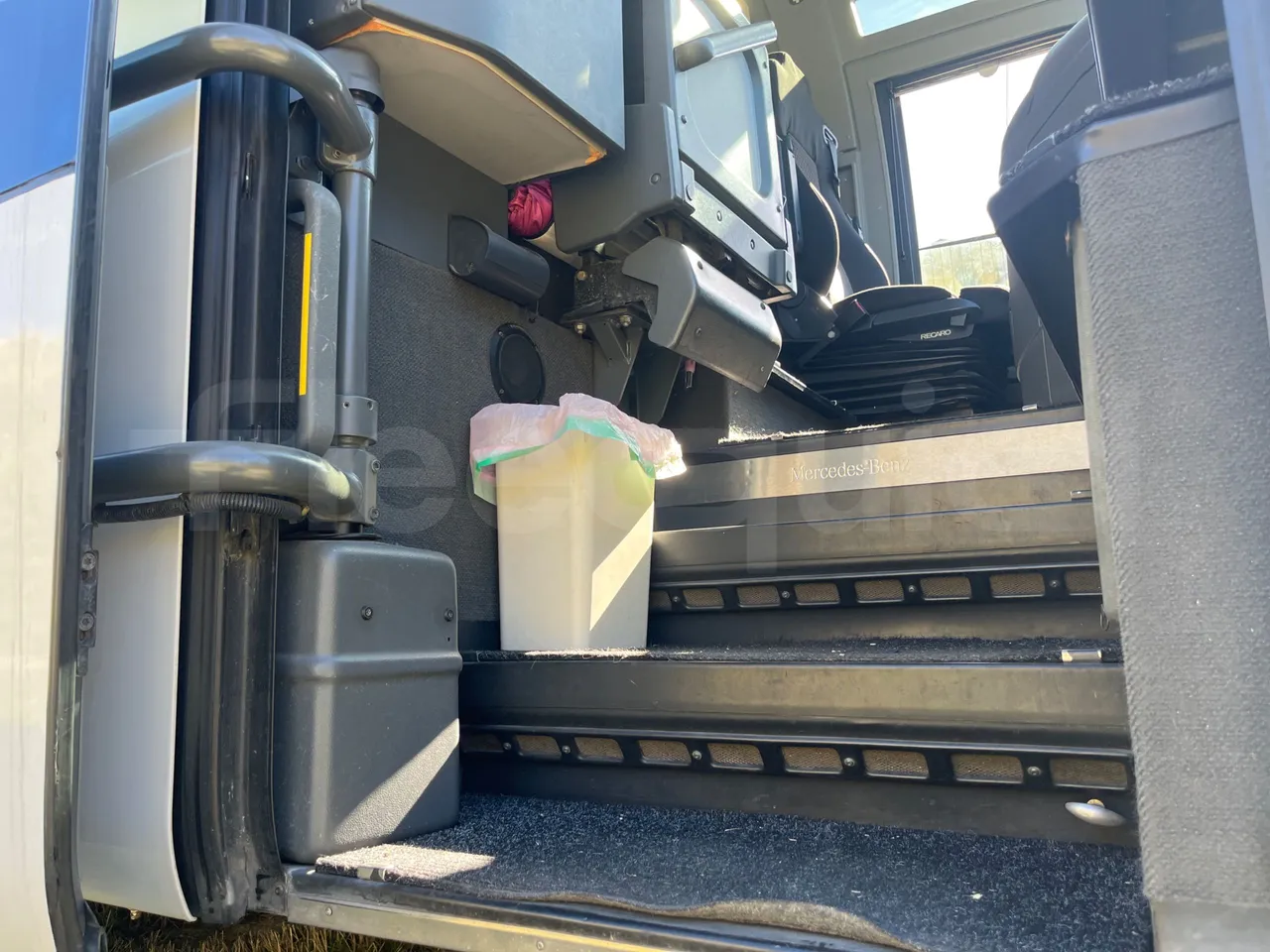 Mercedes-Benz Travego O580 15 RHD - EURO3 - 310kw - 12mt - door mechanism photo