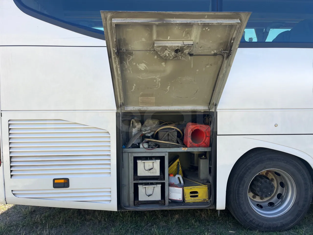 Mercedes-Benz Travego O580 15 RHD - EURO3 - 310kw - 12mt - external compartments photo