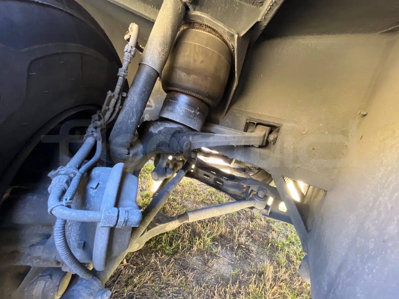 Mercedes-Benz Travego O580 15 RHD - EURO3 - 310kw - 12mt - front air springs right