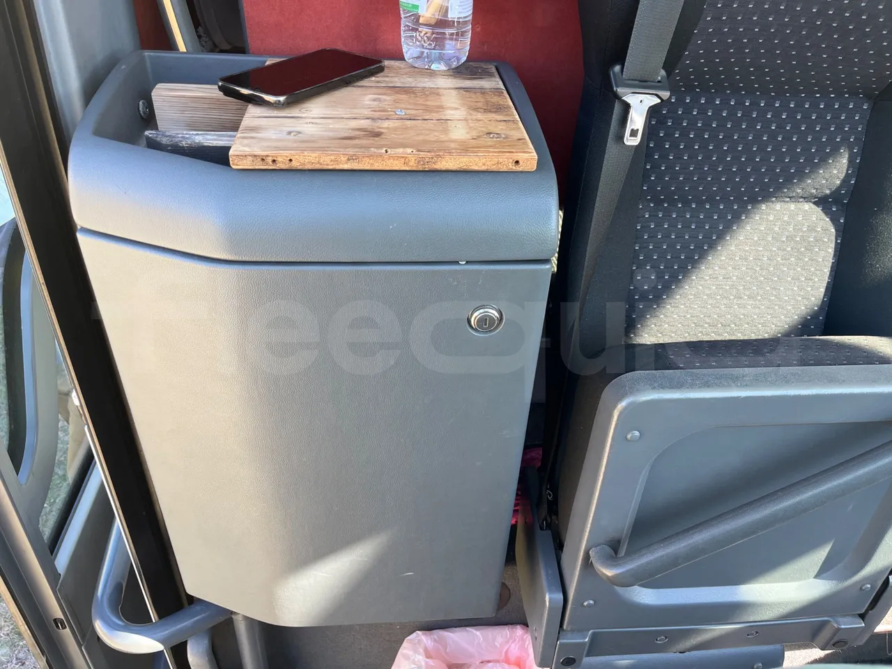 Mercedes-Benz Travego O580 15 RHD - EURO3 - 310kw - 12mt - handrails photo