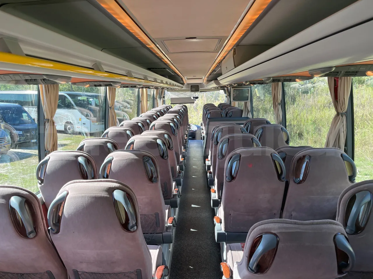 Mercedes-Benz Travego O580 15 RHD - EURO3 - 310kw - 12mt - forward view middle aisle