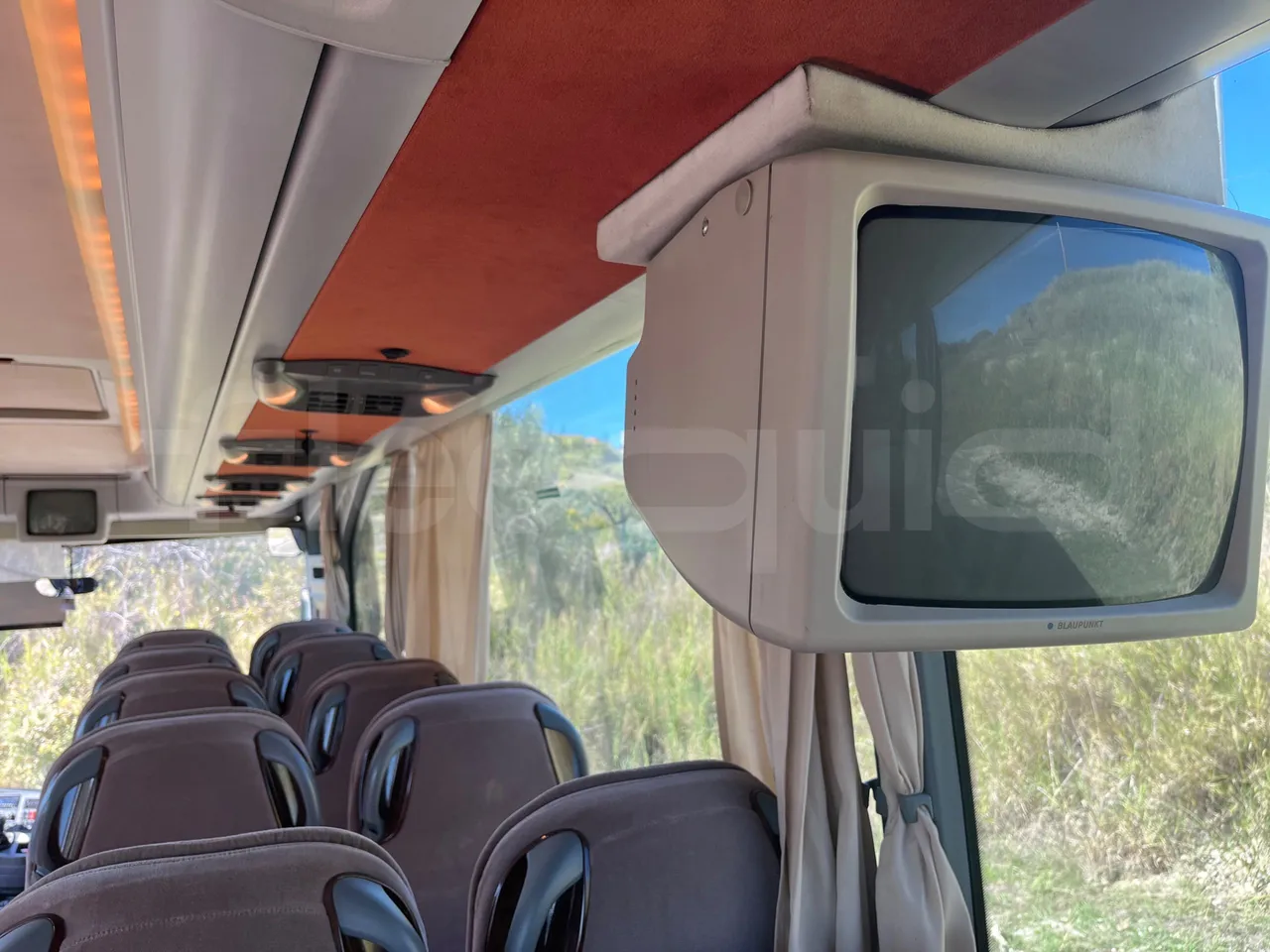 Mercedes-Benz Travego O580 15 RHD - EURO3 - 310kw - 12mt - monitor detail photo