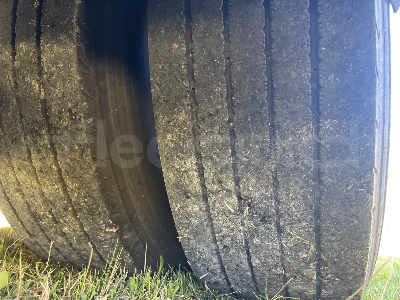 Mercedes-Benz Travego O580 15 RHD - EURO3 - 310kw - 12mt - tread condition front tires left