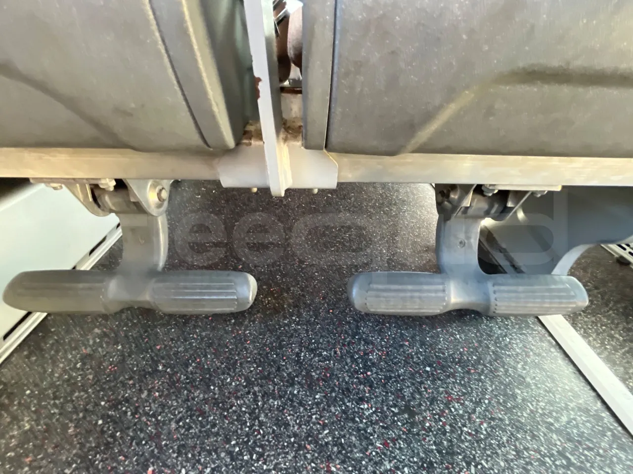 Mercedes-Benz Travego O580 15 RHD - EURO3 - 310kw - 12mt - power outlets detail