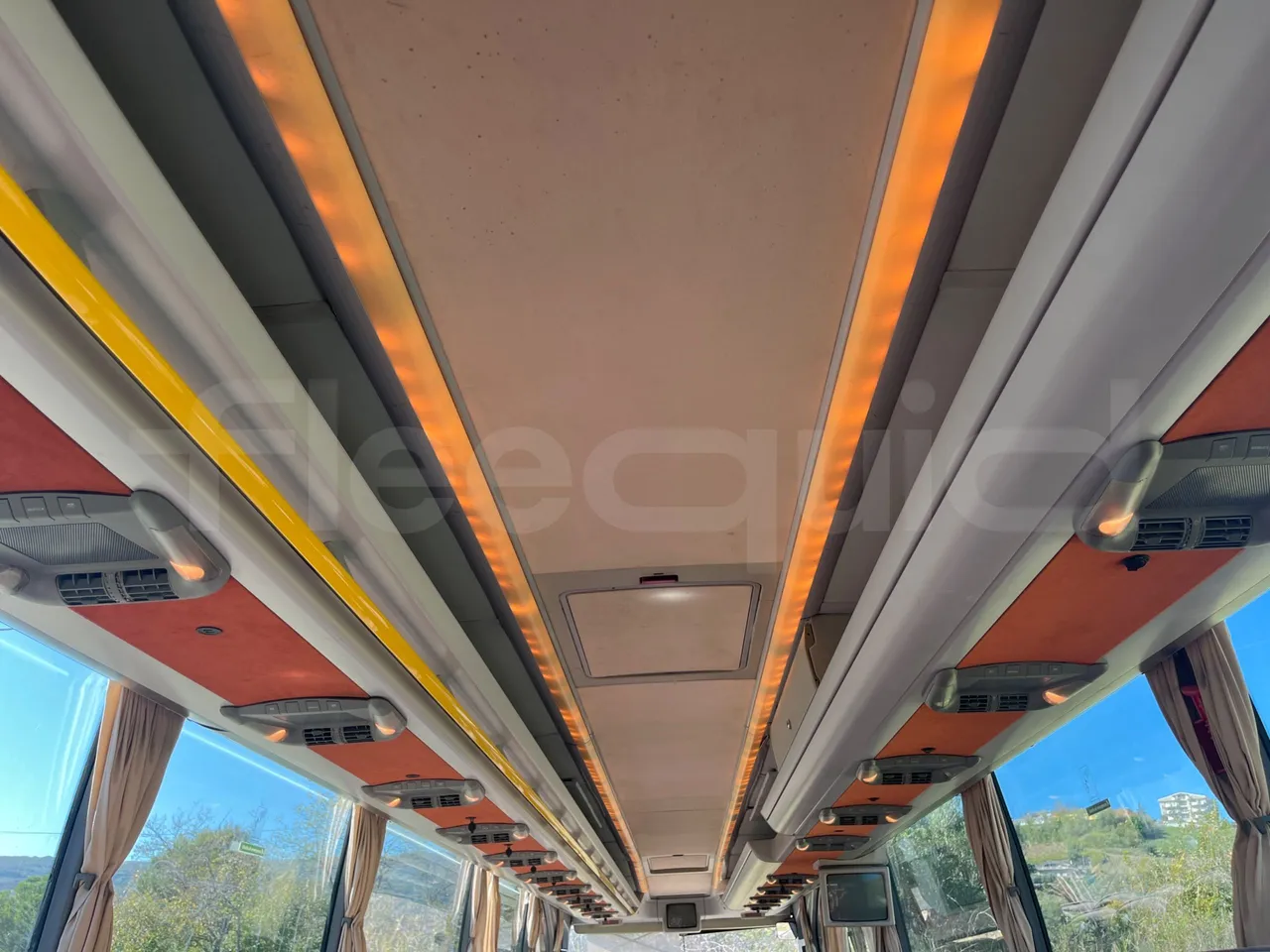 Mercedes-Benz Travego O580 15 RHD - EURO3 - 310kw - 12mt - overhead compartments photo