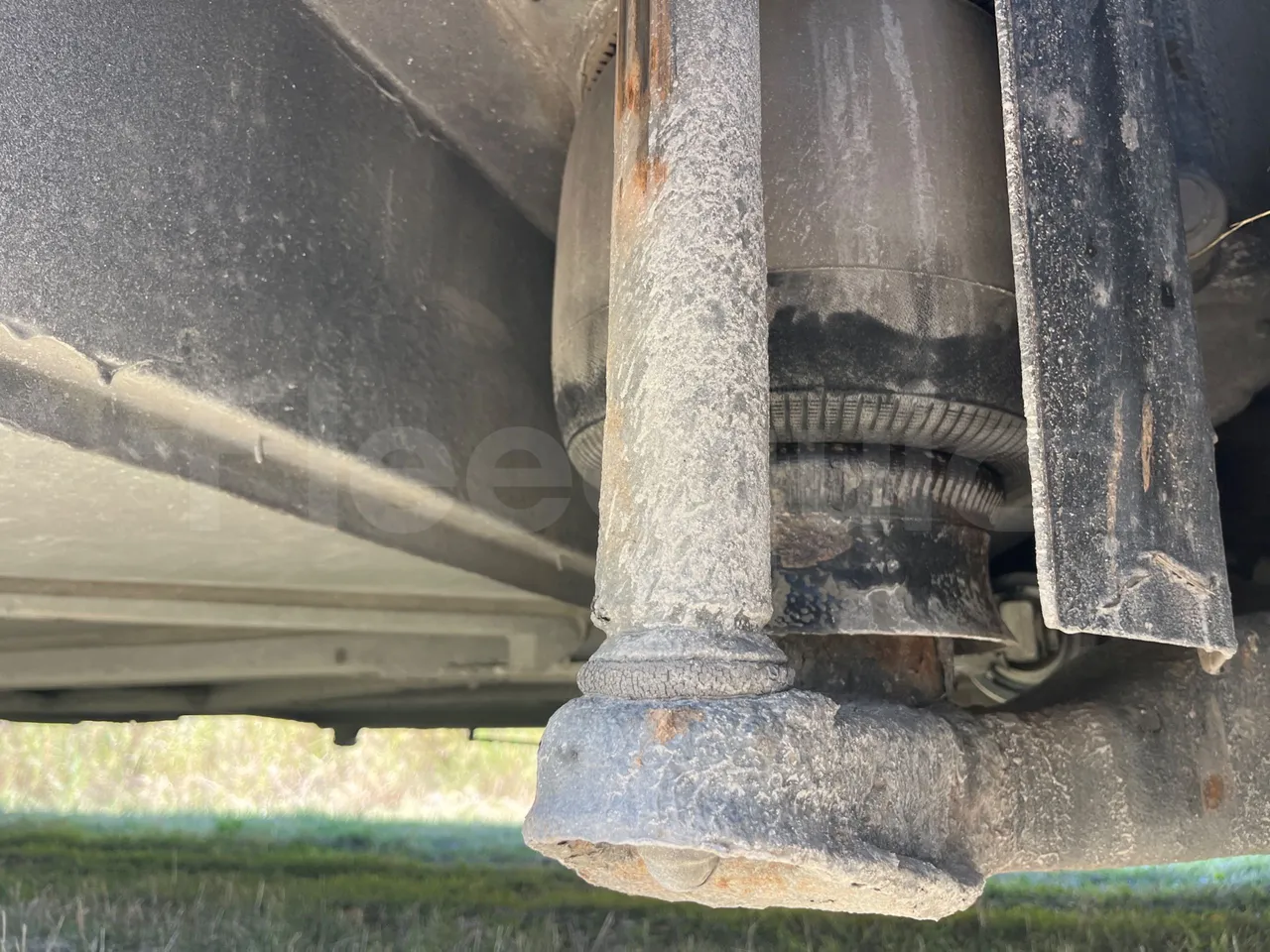 Mercedes-Benz Travego O580 15 RHD - EURO3 - 310kw - 12mt - axel 3 shock absorbers 1 right