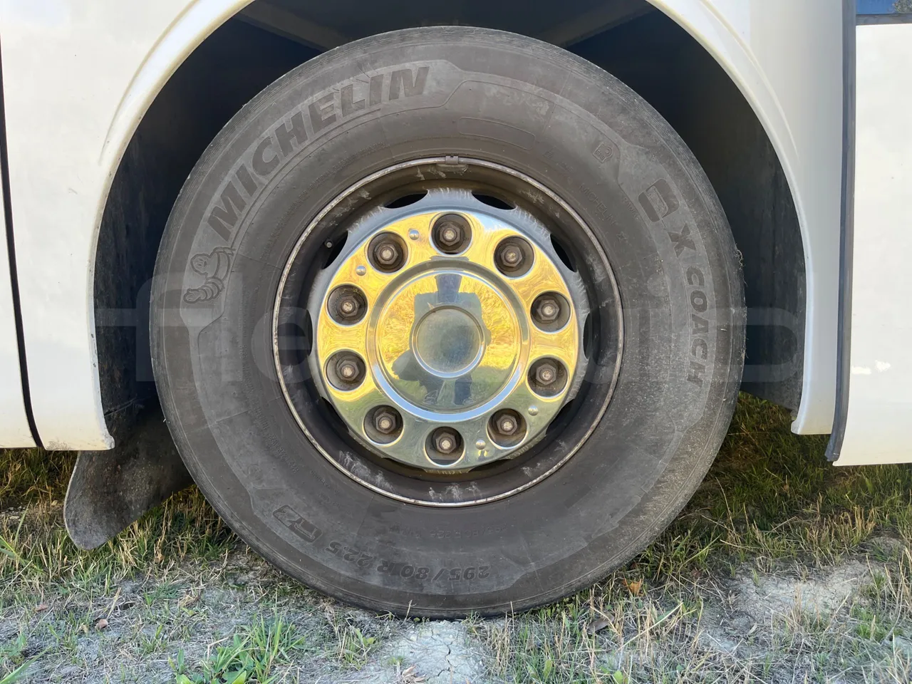 Mercedes-Benz Travego O580 15 RHD - EURO3 - 310kw - 12mt - front left tire measurements