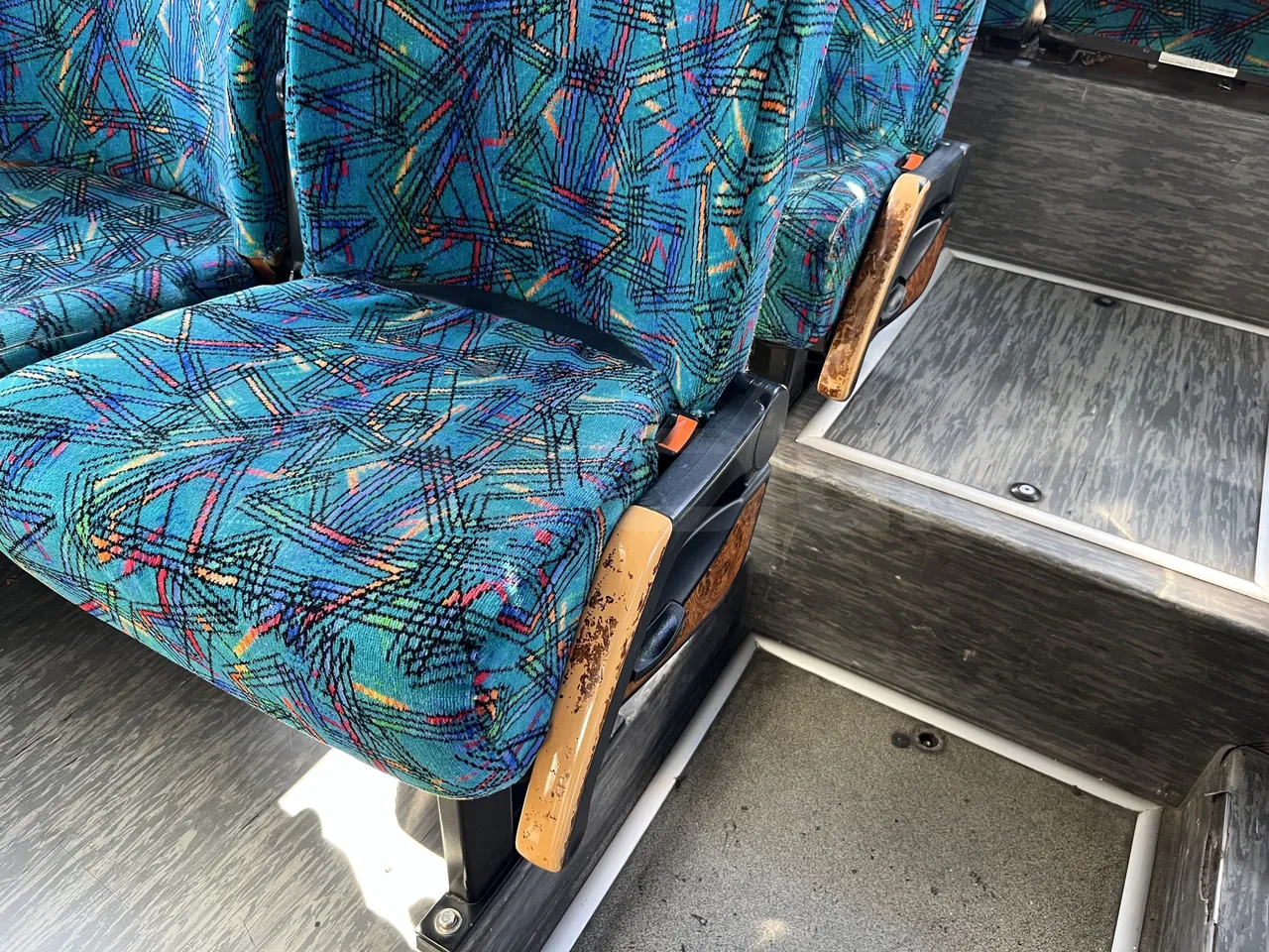 Scania De Simon - Folding Seats