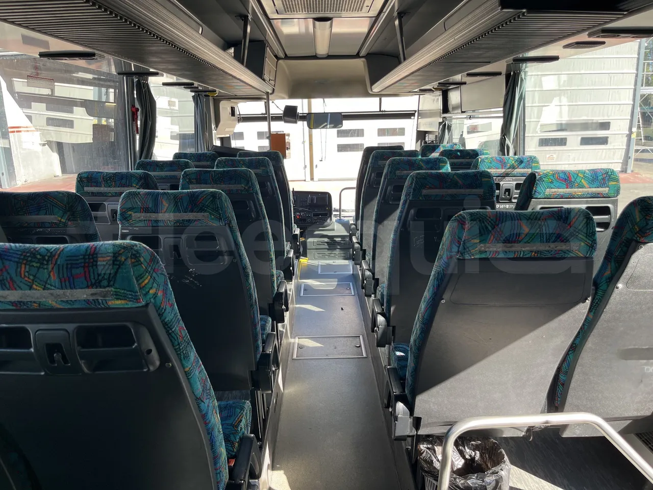 Scania De Simon - Forward Seats From Middle Position