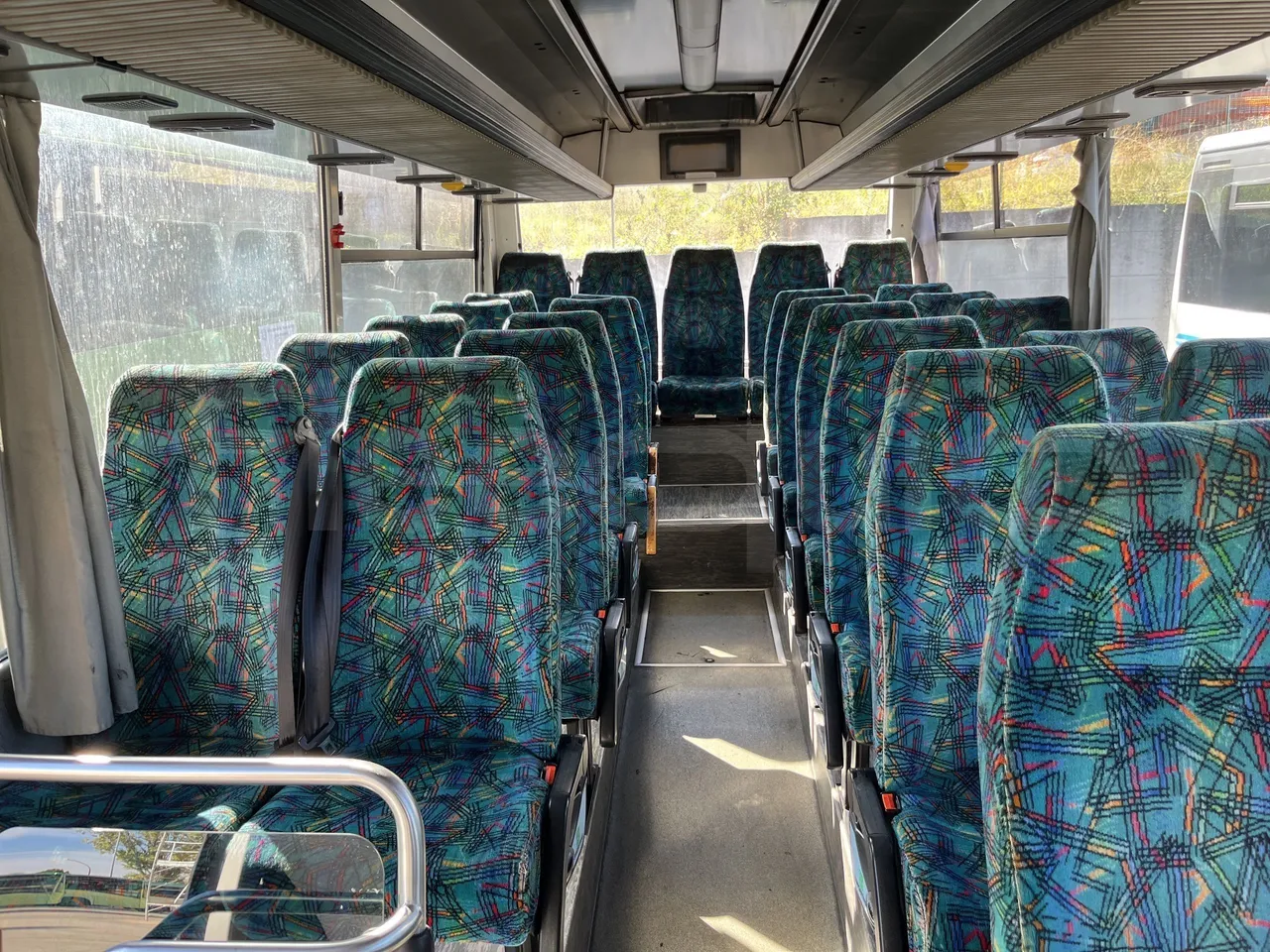 Scania De Simon - Reverse Seats From Middle Position