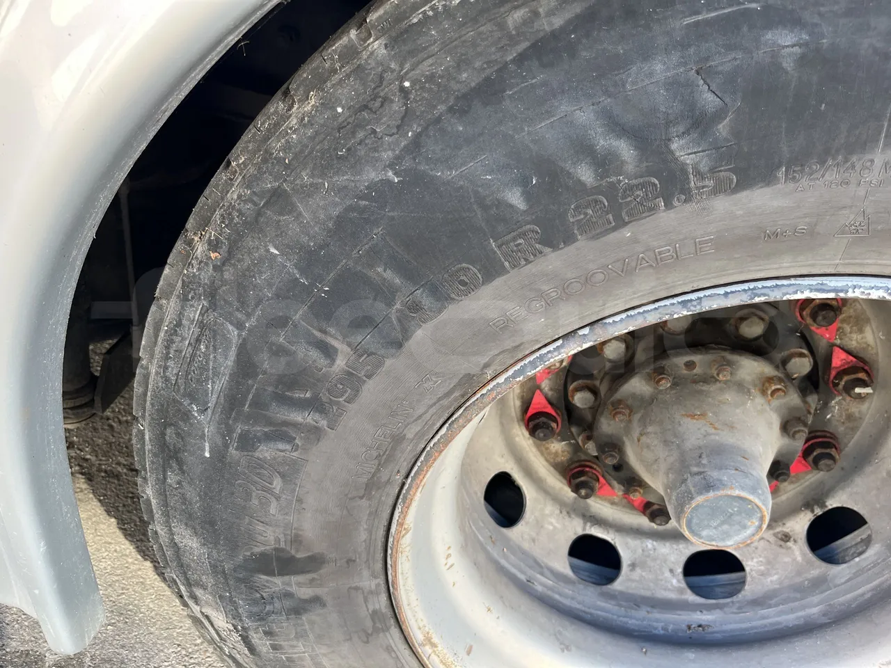 Scania De Simon - Second Axle Left Side: Tyre Size