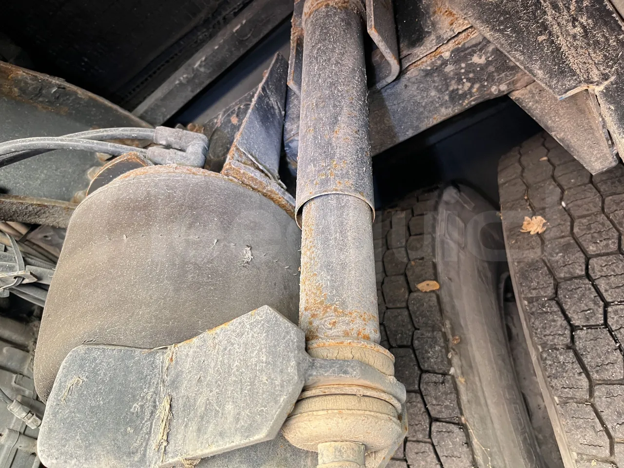 Scania De Simon - Second Axle Second Shock Absorbers Right Side