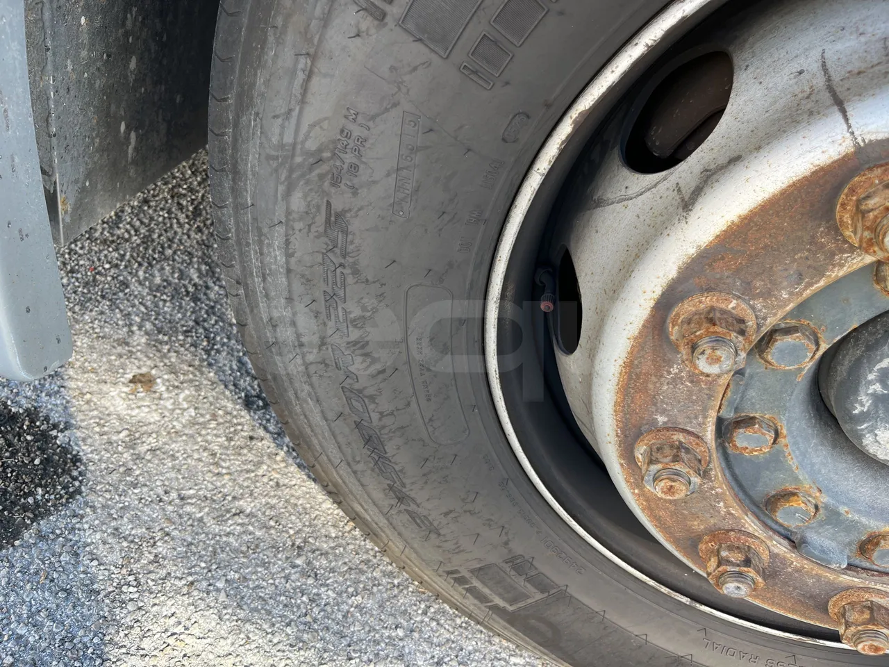Scania De Simon - First Axle Left Side: Tyre Size