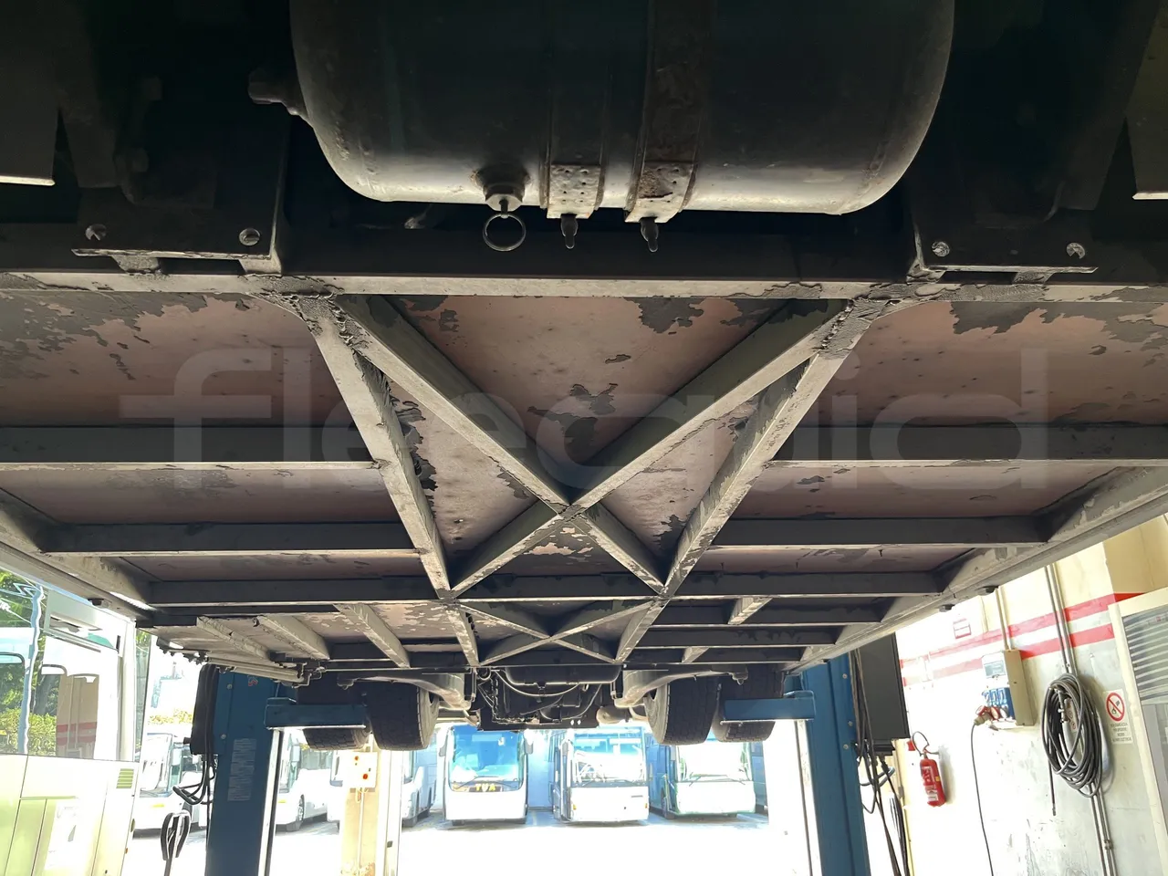 Scania De Simon - Central Undercarriage