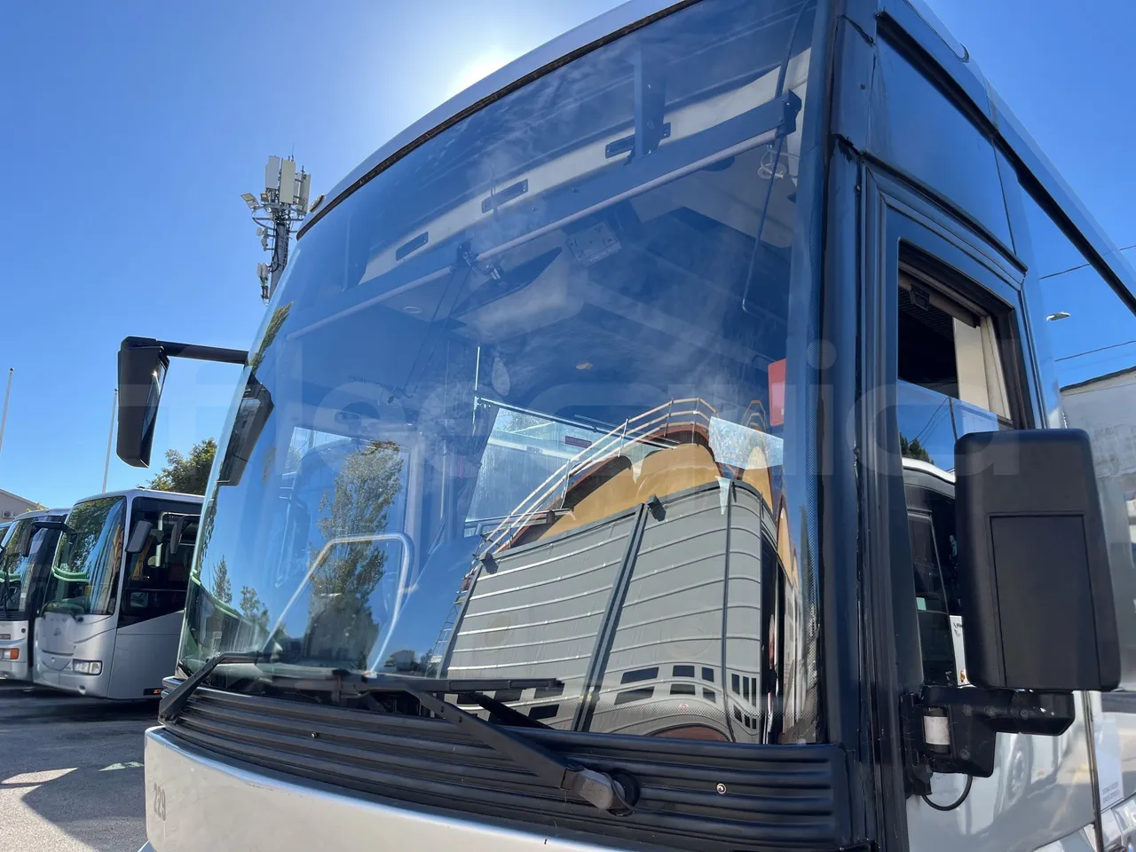 Scania De Simon - Windscreen From Left Side