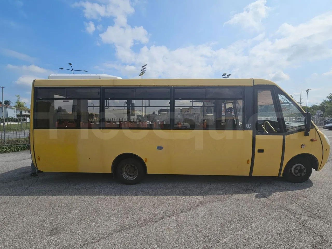 Iveco Cacciamali TS65-4350/ Euro5 - 100 Kw - 8,040 Mt - right side doors closed