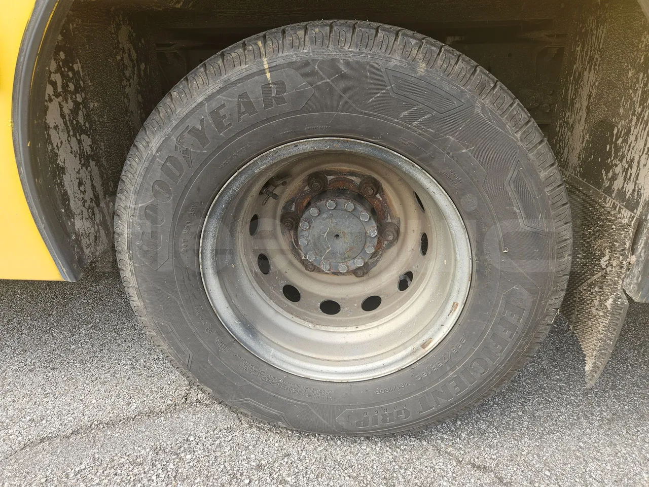 Iveco Cacciamali TS65-4350/ Euro5 - 100 Kw - 8,040 Mt - rear left tire photo