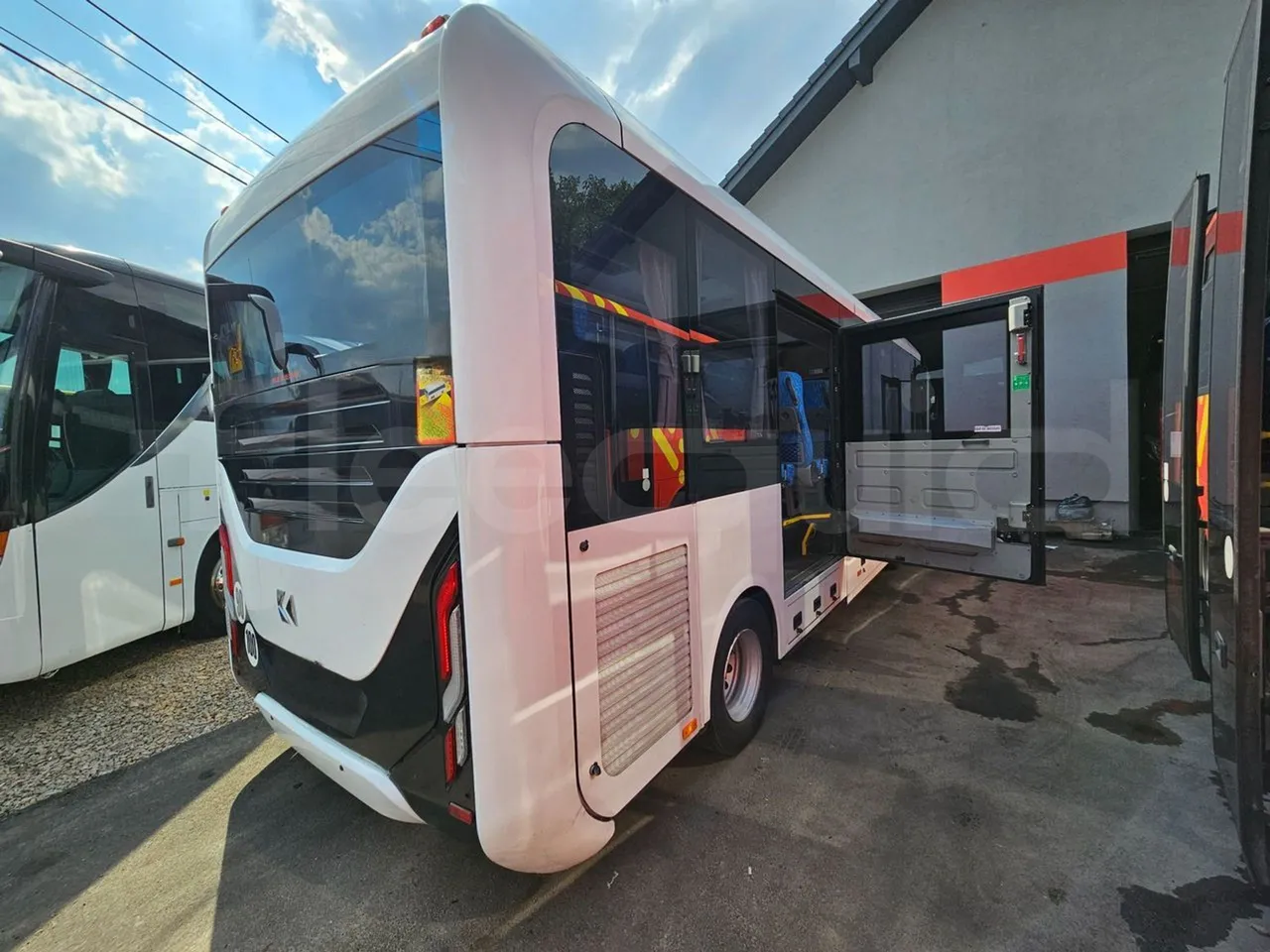 Karsan STAR M3V3CATYSLEN - kW 137 - EURO6 - 8.3m - 3/4 right rear doors open