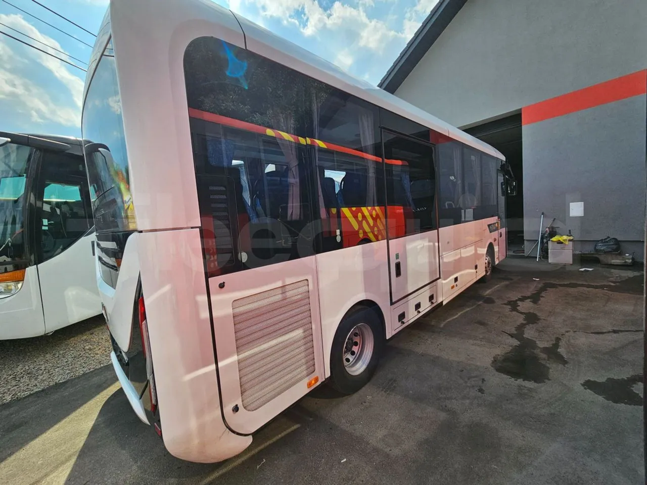 Karsan STAR M3V3CATYSLEN - kW 137 - EURO6 - 8.3m - right side doors closed