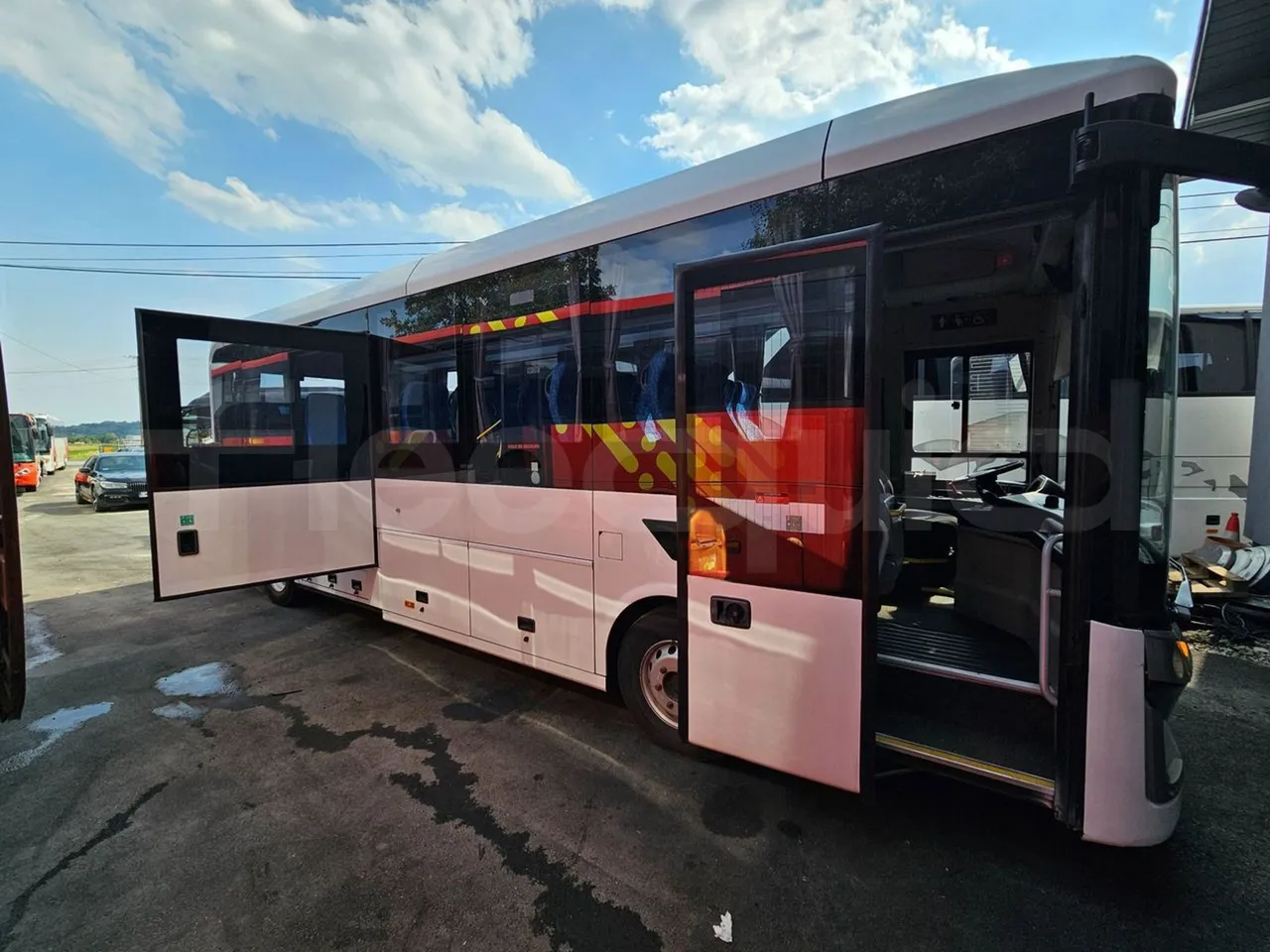 Karsan STAR M3V3CATYSLEN - kW 137 - EURO6 - 8.3m - right side doors open