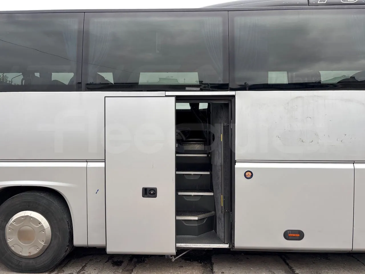 Vdl Futura FHD2 - Euro6 - 271kW - 12.870mt - front door 2 open