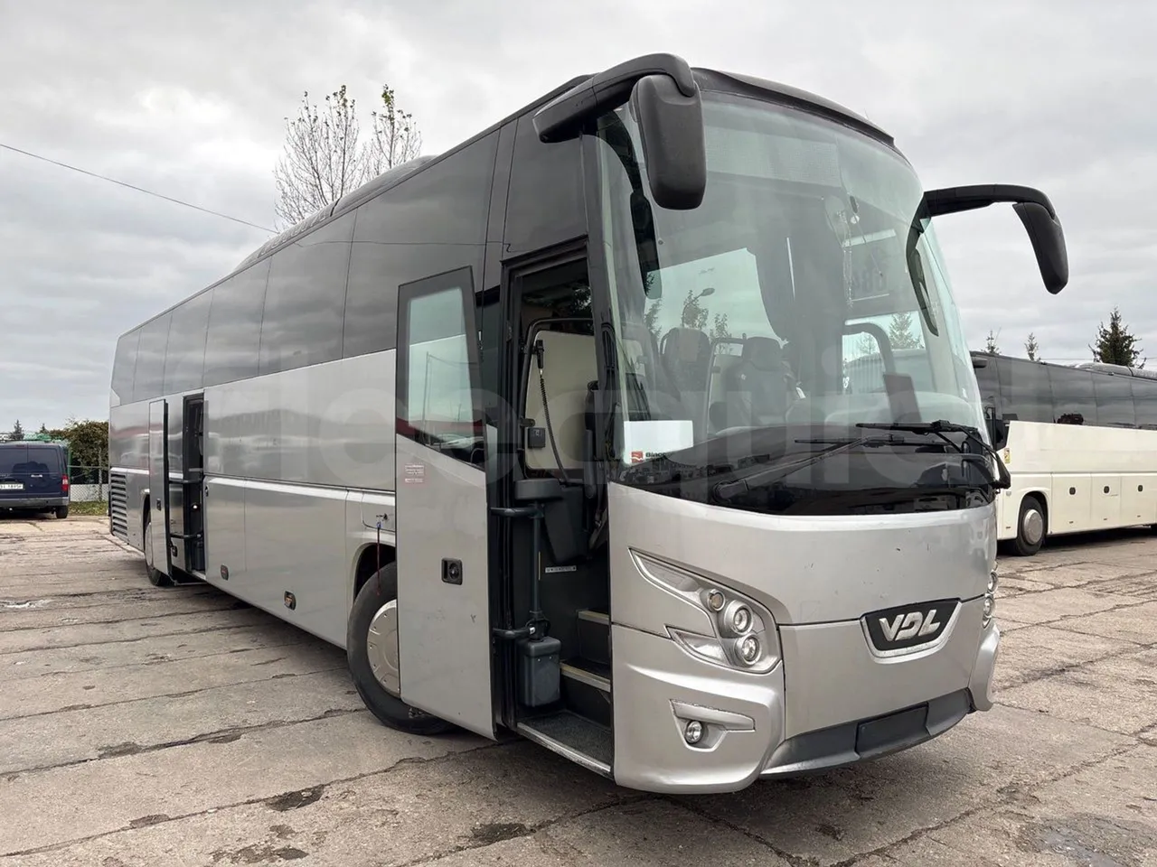 Vdl Futura FHD2 - Euro6 - 271kW - 12.870mt - 3/4 right front doors open