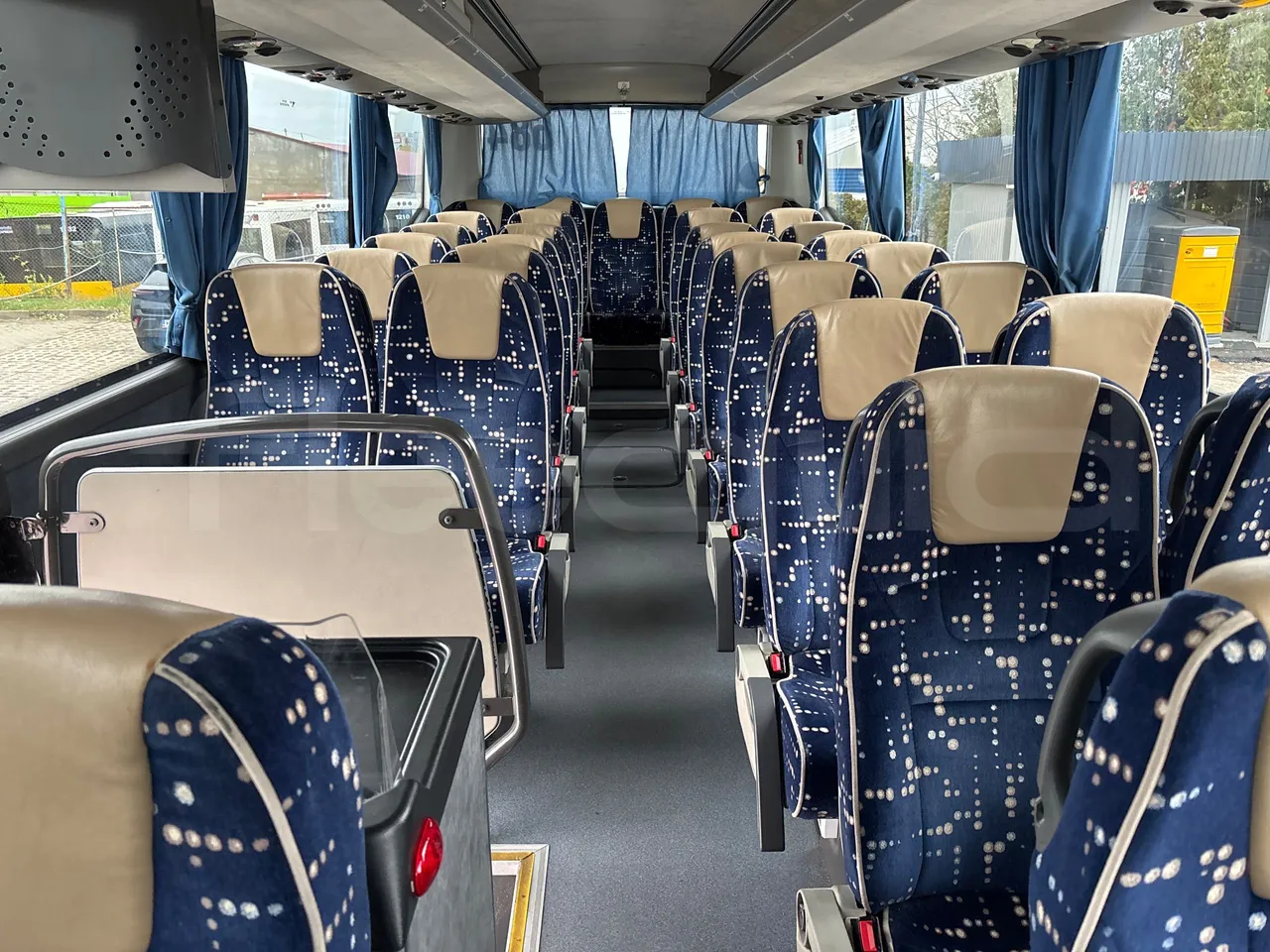 Vdl Futura FHD2 - Euro6 - 271kW - 12.870mt - reverse view middle aisle