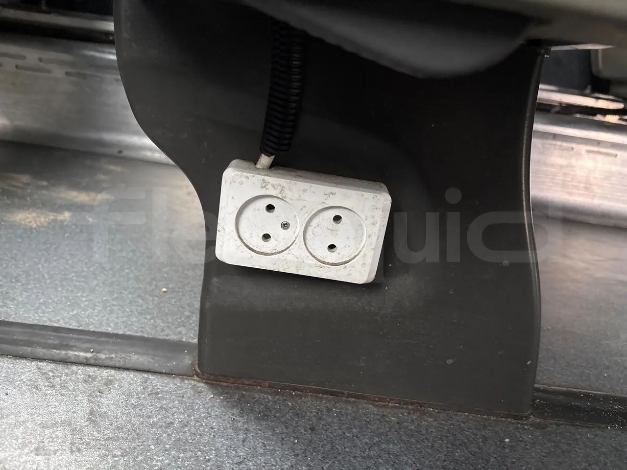 Vdl Futura FHD2 - Euro6 - 271kW - 12.870mt - power outlets detail