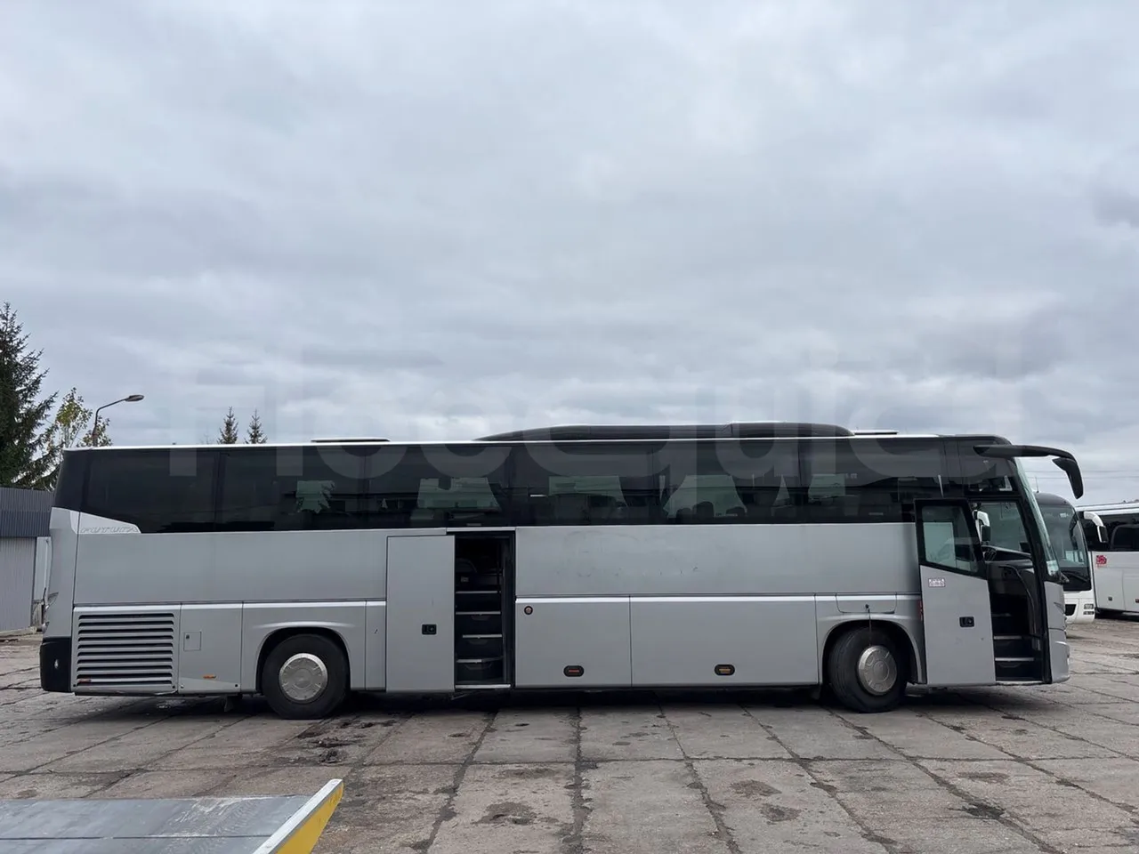 Vdl Futura FHD2 - Euro6 - 271kW - 12.870mt - right side doors open