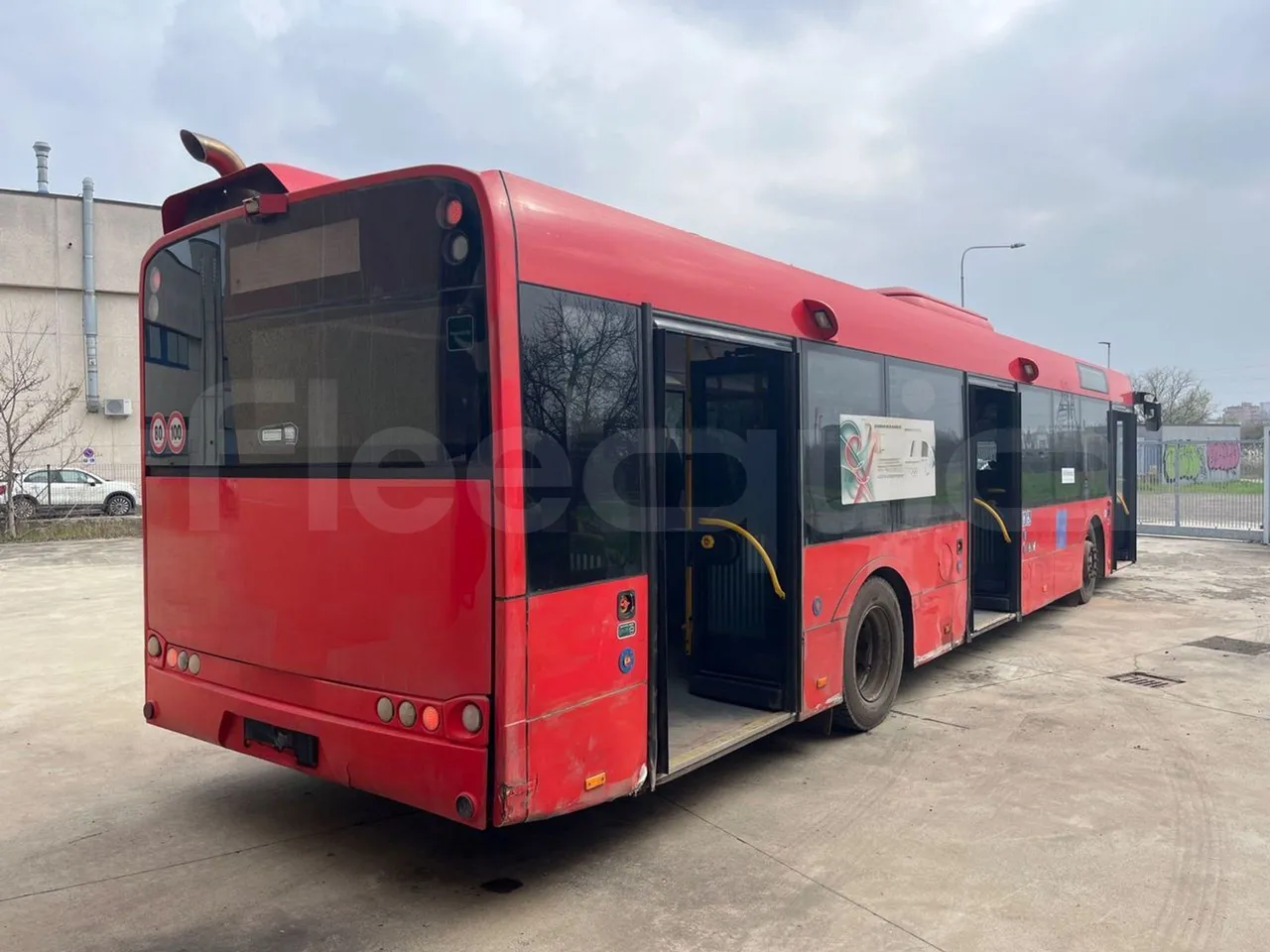 Solaris Urbino 12 - Euro6 - 240kW - 12mt - 3/4 right rear doors open