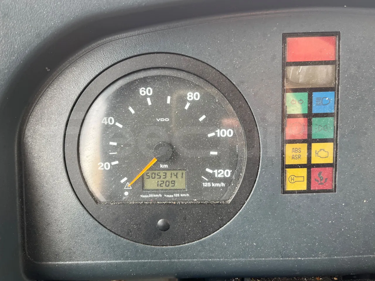 Solaris Urbino 12 - Euro6 - 240kW - 12mt - dashboard lights on