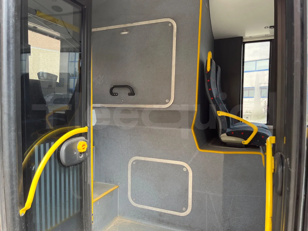 Solaris Urbino 12 - Euro6 - 240kW - 12mt - floor hatches photo