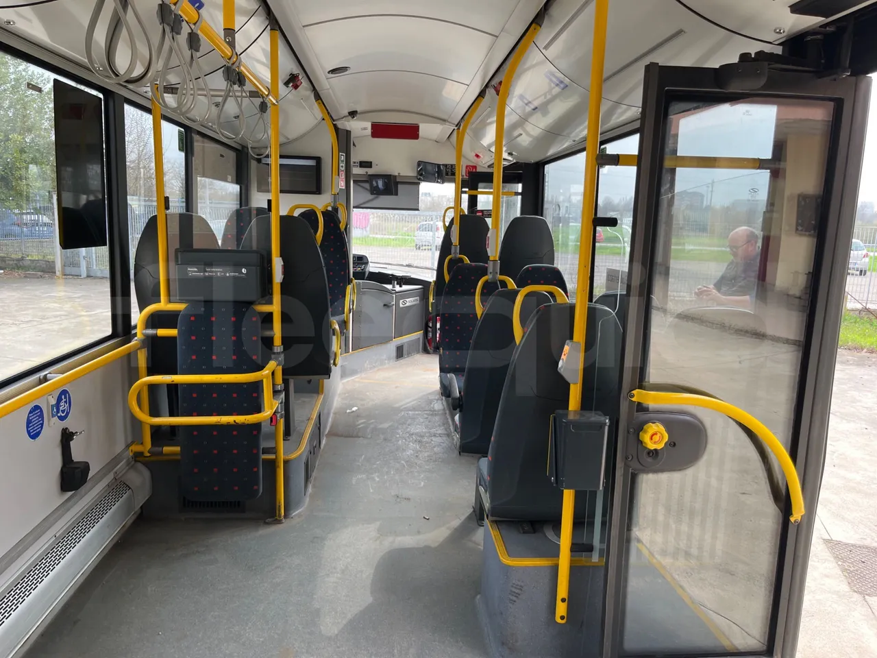 Solaris Urbino 12 - Euro6 - 240kW - 12mt - forward view middle aisle