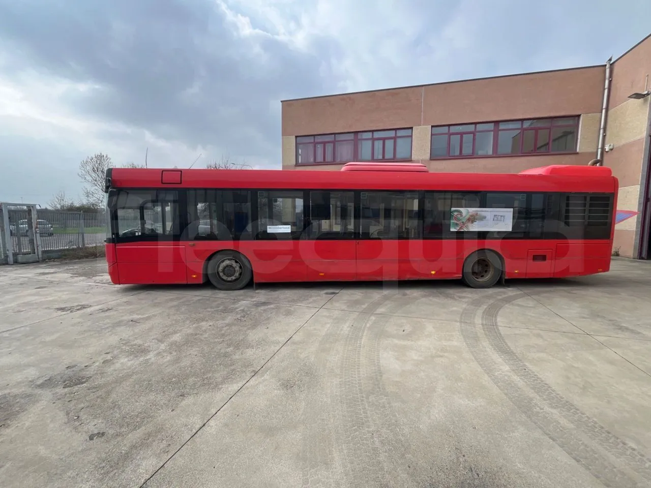 Solaris Urbino 12 - Euro6 - 240kW - 12mt - left side photo