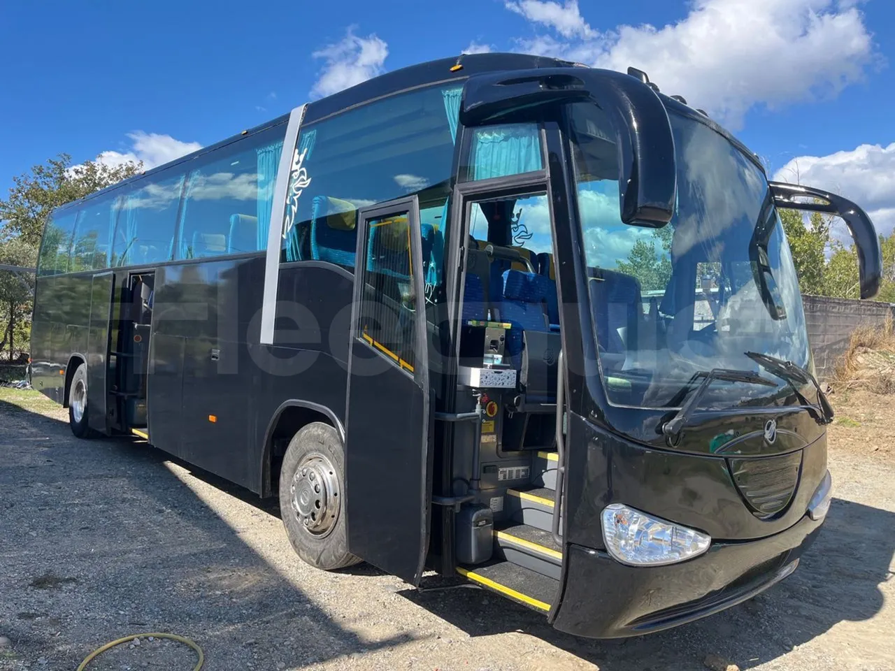 Irizar Scania Century K114IB - EUR3 - 250kW - 12m - 3/4 right front doors open