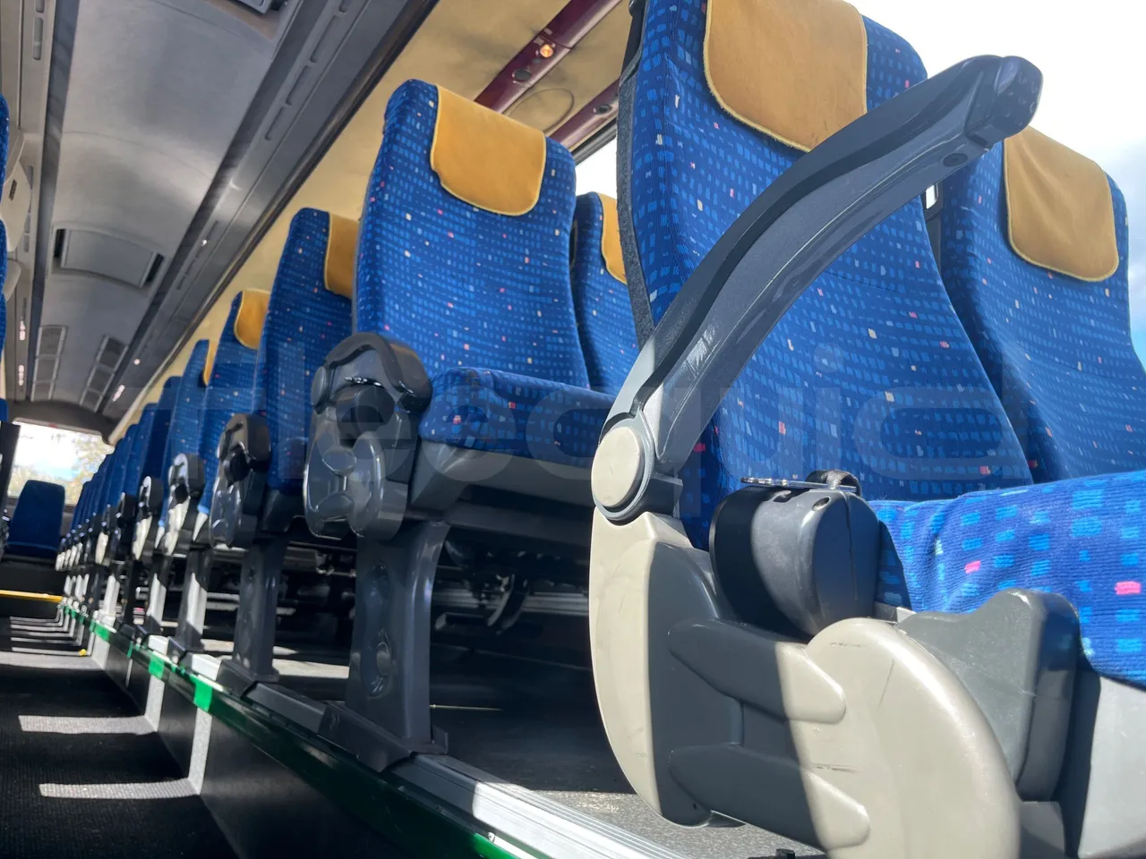 Irizar Scania Century K114IB - EUR3 - 250kW - 12m - armrest detail photo