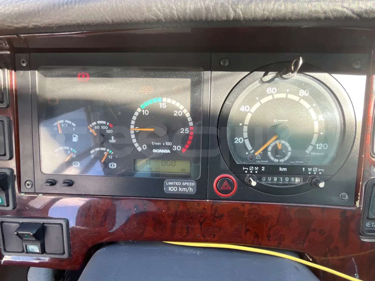 Irizar Scania Century K114IB - EUR3 - 250kW - 12m - dashboard lights on