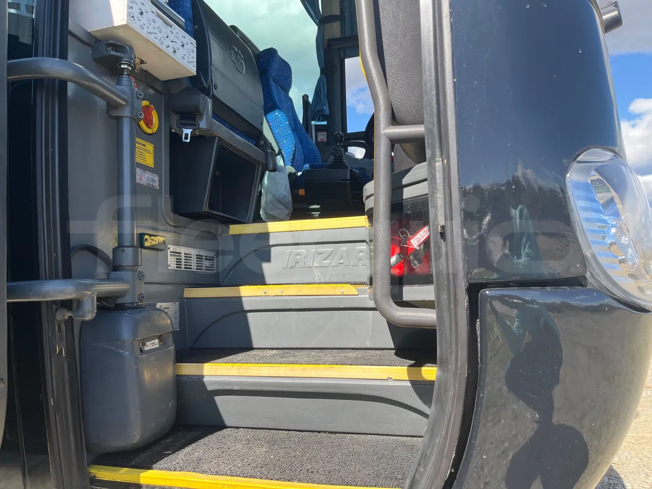Irizar Scania Century K114IB - EUR3 - 250kW - 12m - door mechanism photo