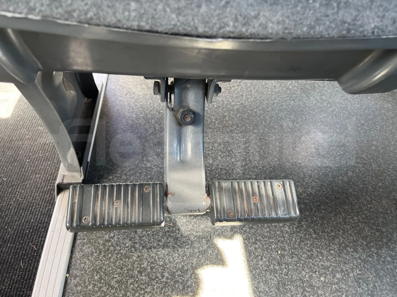 Irizar Scania Century K114IB - EUR3 - 250kW - 12m - footrest detail photo