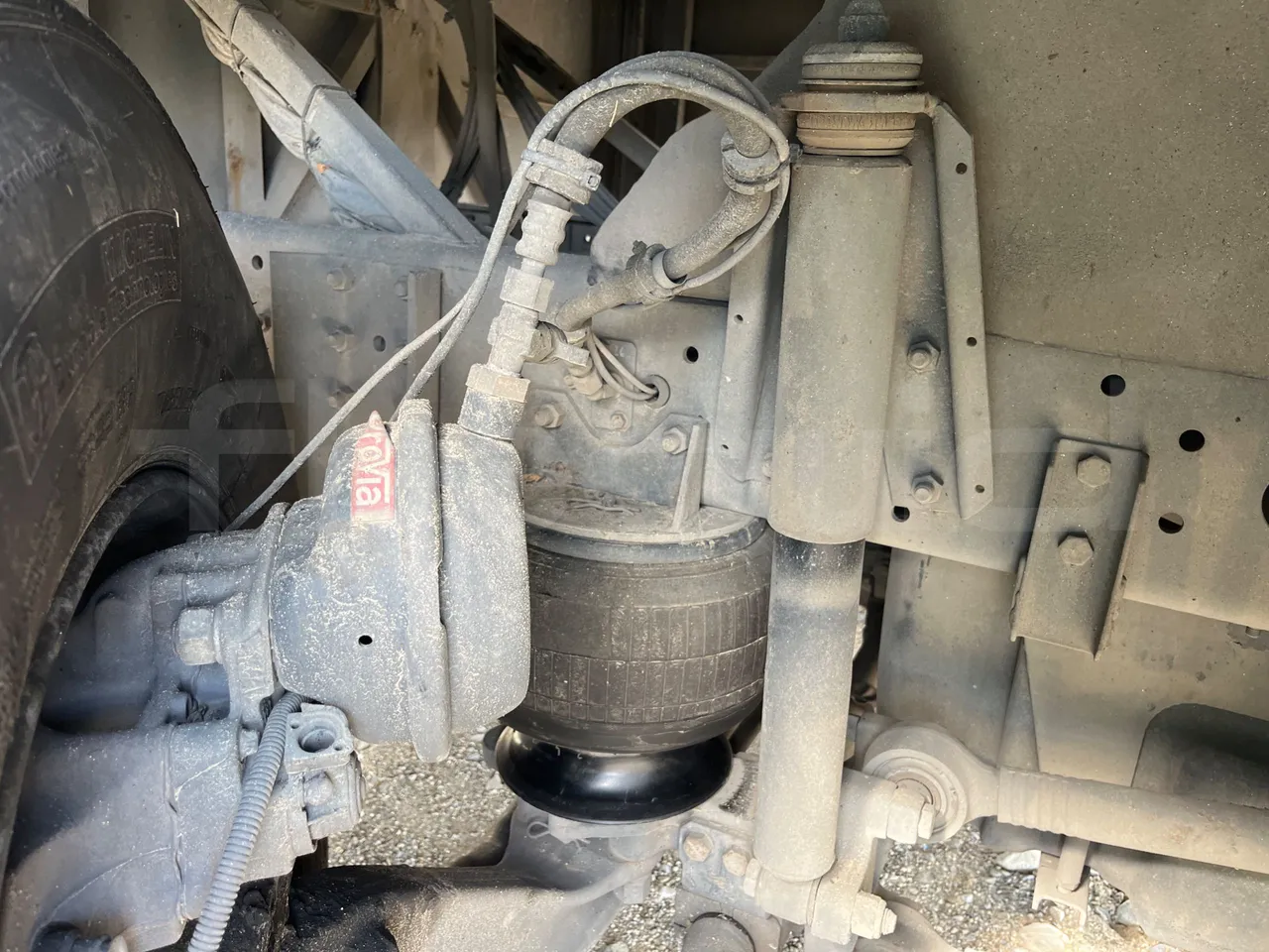 Irizar Scania Century K114IB - EUR3 - 250kW - 12m - front shock absorbers left