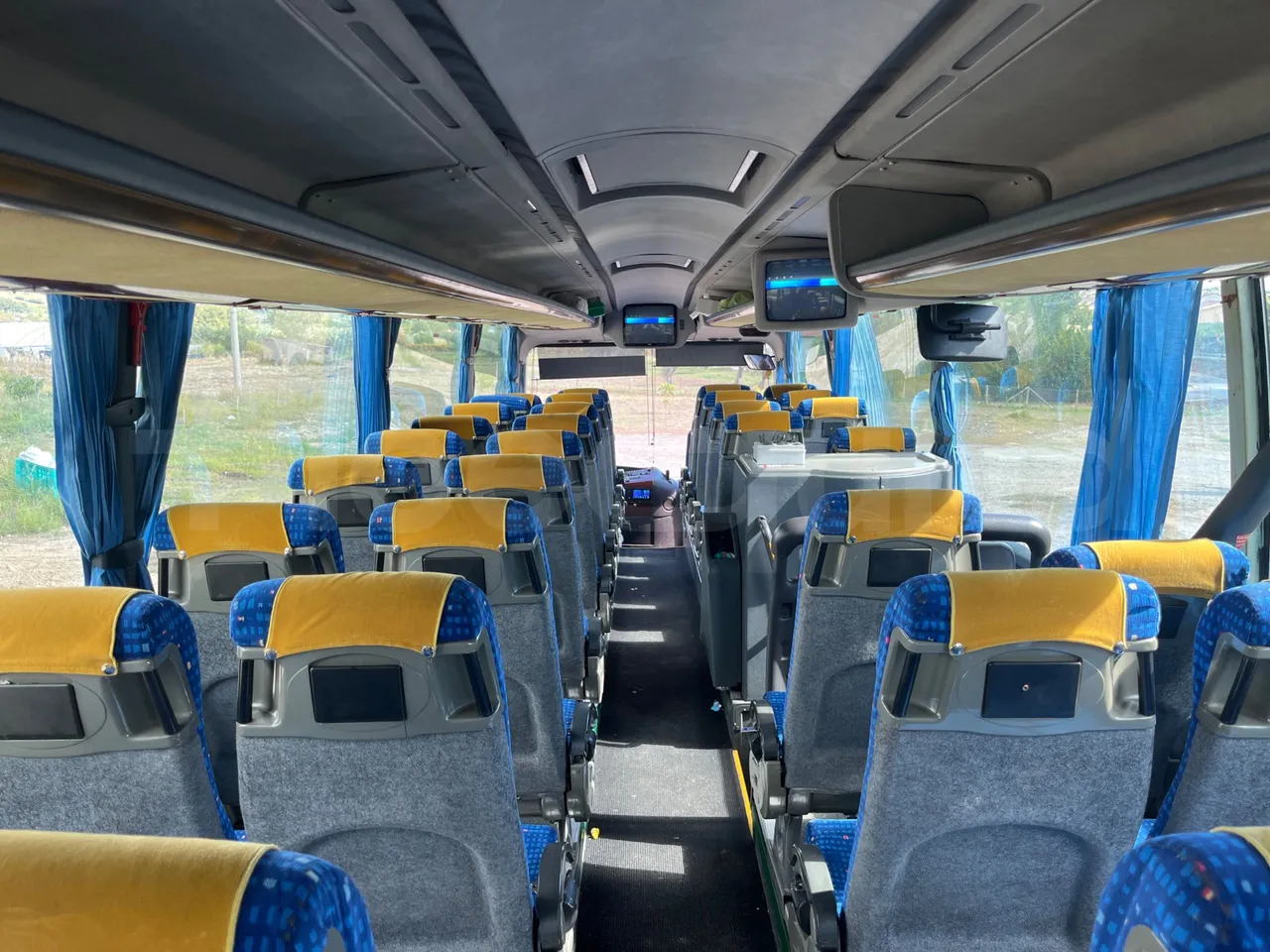 Irizar Scania Century K114IB - EUR3 - 250kW - 12m - forward view middle aisle