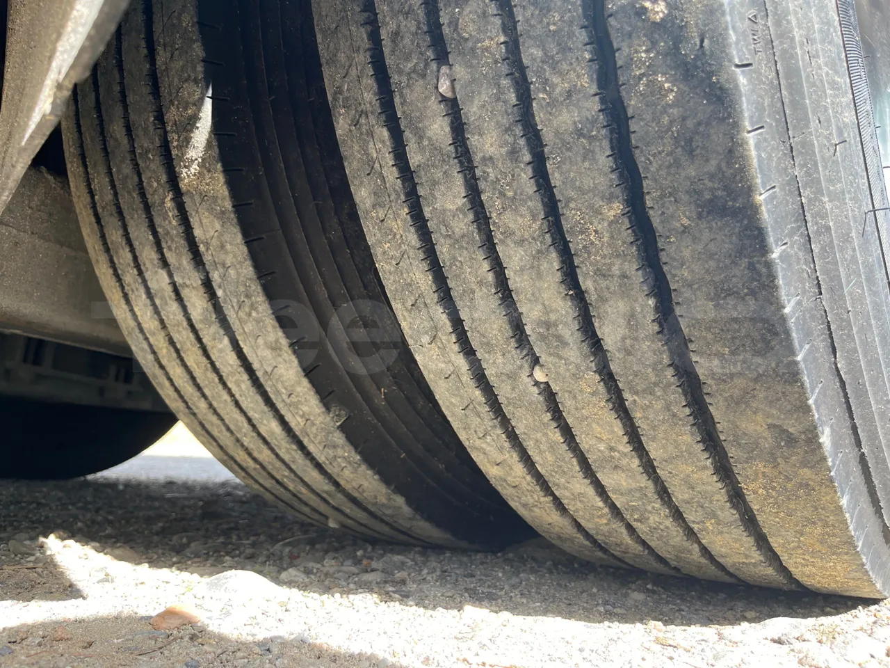 Irizar Scania Century K114IB - EUR3 - 250kW - 12m - tread condition front tires left