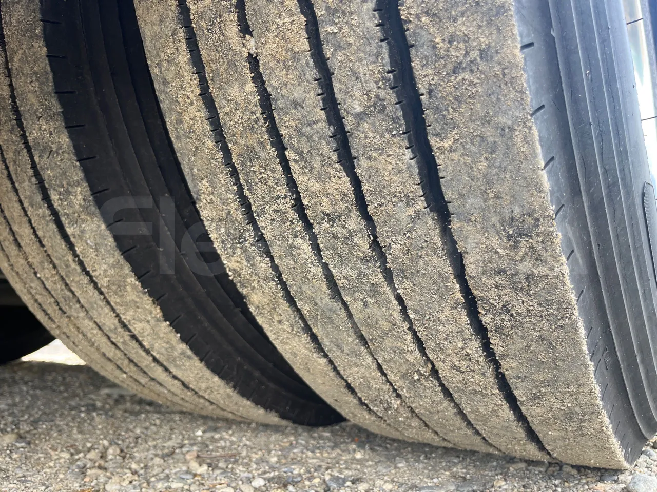 Irizar Scania Century K114IB - EUR3 - 250kW - 12m - tread condition third axle tires left