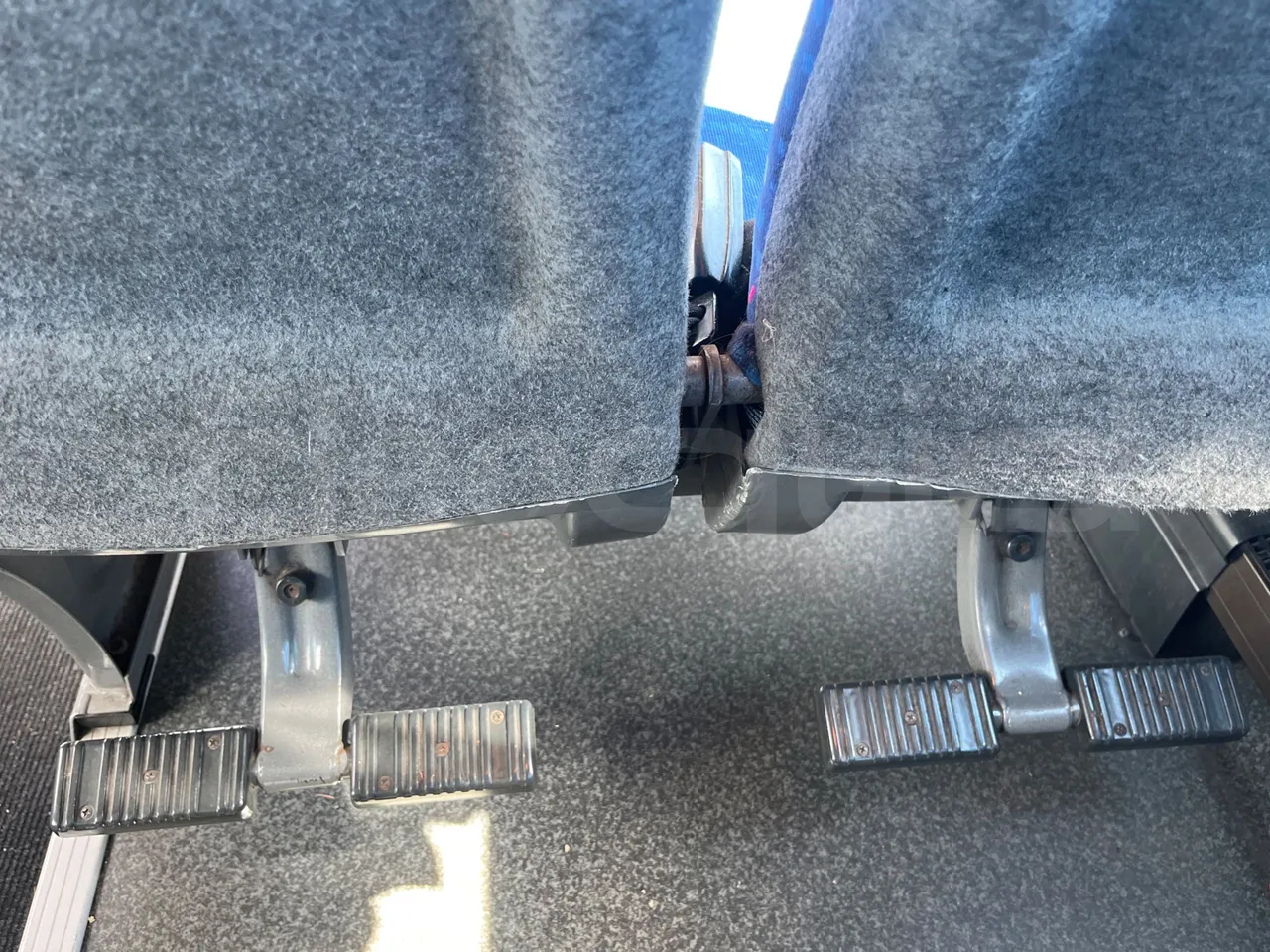 Irizar Scania Century K114IB - EUR3 - 250kW - 12m - power outlets detail